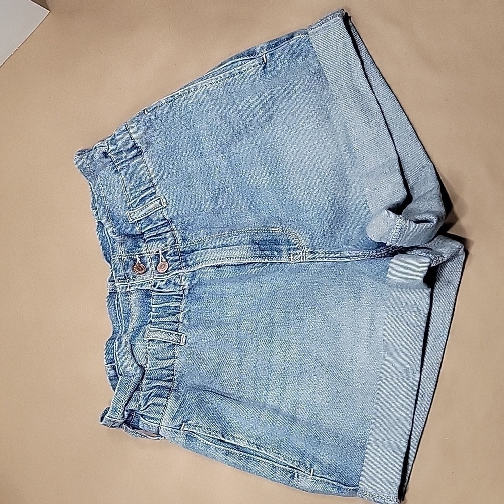 Hollister, Size 5/27 High Rise Mom Shorts, Paperbag Style, Vintage Stretch.